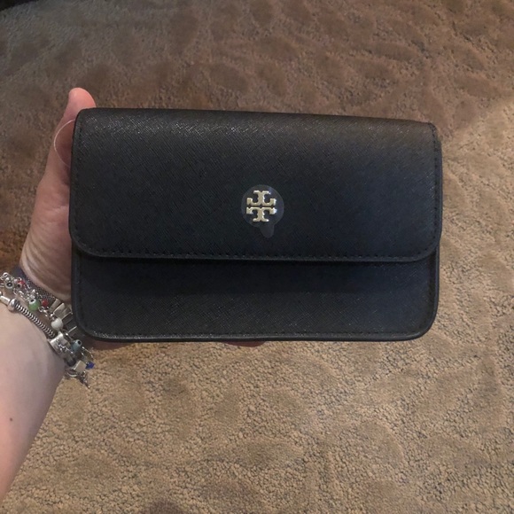 Crossbody - Picture 2 of 4